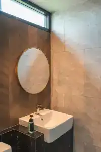 L Nimman - 8