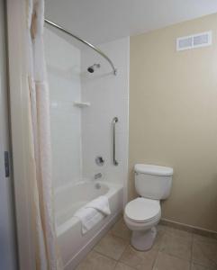 Hilton Garden Inn - 8