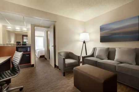 Embassy Suites by Hilton Will Rogers Airport - 46