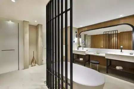 DoubleTree by Hilton Dubai - Business Bay - 14