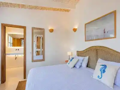 The Sea Club - 216