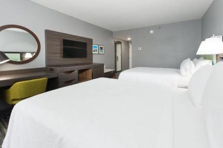 Hampton Inn - 71