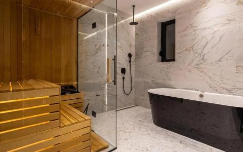 One Luxury Suites - 106