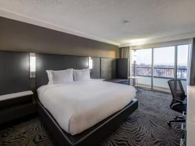 DoubleTree by Hilton North - 71