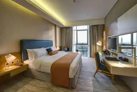 Royal Continental - 9