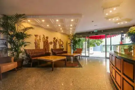 Lara Park - 27