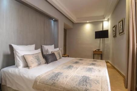 Riad Ayni - 39