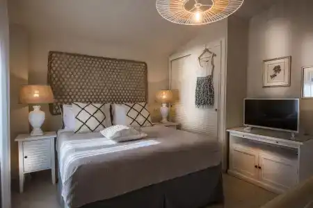 Creta Blue Boutique - 2