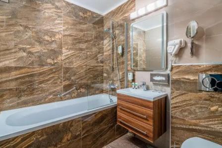 Best Western Plus Celebrity Suites - 87