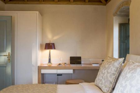 Moni Emvasis Luxury Suites - 3