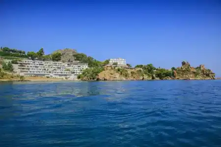 Blue Bay - 83