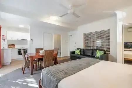 Byron Central - 88