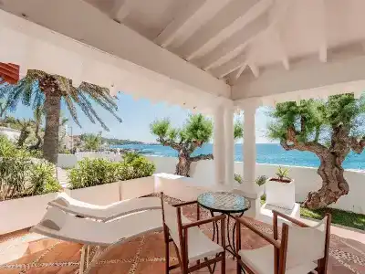 The Sea Club - 208