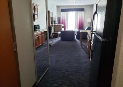 Best Western Plus San Antonio East Inn & Suites - 6