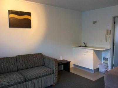 Marksman Motor Inn - 3