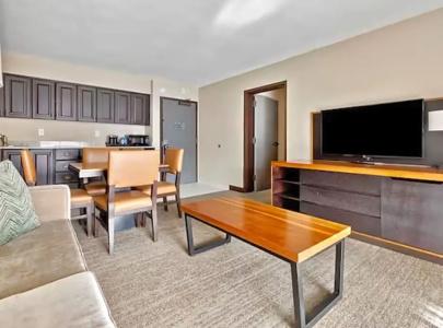 DoubleTree by Hilton - The Yarrow - 55