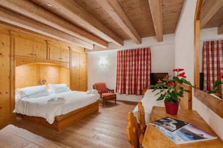 Royal Cortina - 56