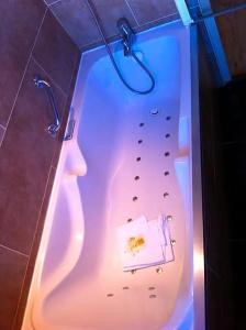 Best Western Le Cheval Blanc -Centre- Vieux Port - 120