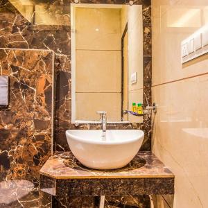 FabExpress Spring Inn Kandivali - 9
