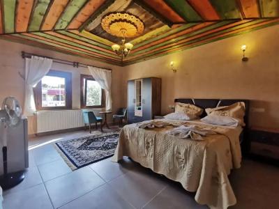 Falcon Cave Suites - 22