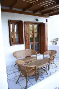 To Pithari - 1