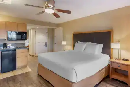 Best Western Plus Ocean View - 4