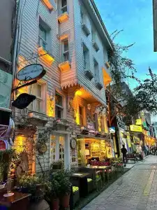 Romantic Mansion - 34