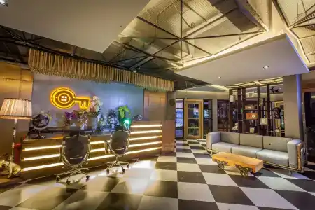 Loft Mania Boutique - 1