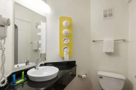 6-Orlando, FL - International Dr - 50