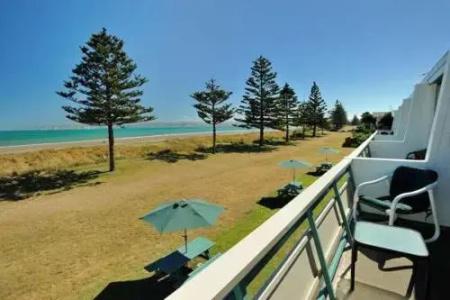 Whispering Sands Beachfront - 40