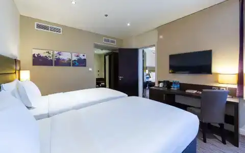 Premier Inn Airport - 38