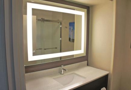 La Quinta by Wyndham Airport - 3