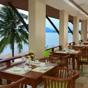 Sara Beachfront Boutique - 26