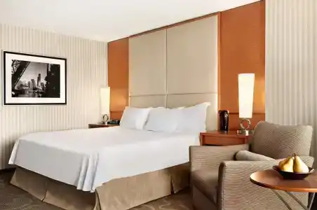 Swissotel Chicago - 4