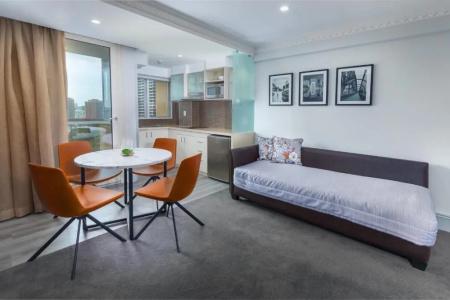 Hyde Park Inn - 76