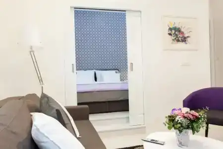 Tesla Boutique  & Rooms - 89