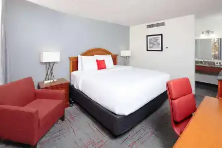 Wyndham Garden, SC - 17
