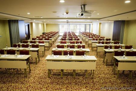 Grand Aras & Suites - 22