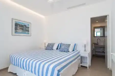 The Sea Club - 84