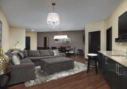 Four Points by Sheraton & Suites West - 5
