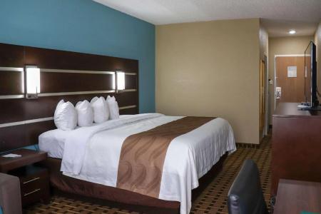 Quality Inn - 24