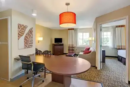 Hawthorn Suites by Wyndham - 1