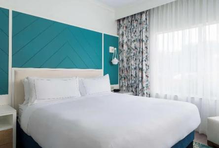 DoubleTree Suites by Hilton - 35
