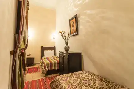 Riad Nasreen - 4