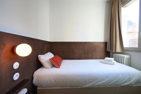 Ours Blanc - Place Victor Hugo - 37