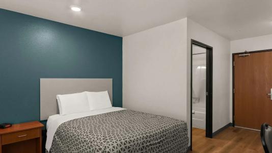 WoodSpring Suites - 19