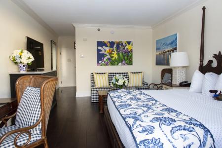 Inn at Pelican Bay - 2