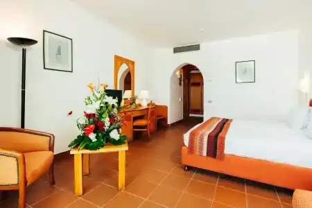 Domina Oasis & Resort - 4