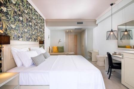 Neikos Mediterraneo Luxury Suites - 25