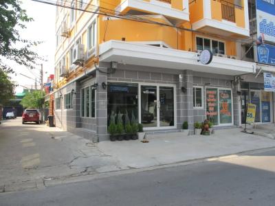Hoppers Place Donmuang Hostel - 0